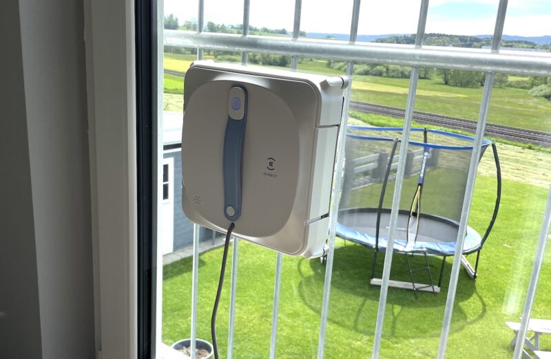 ecovacs winbot 920 reinigung am fenster 800x522 - Ecovacs WINBOT 920 – Reinigung am Fenster