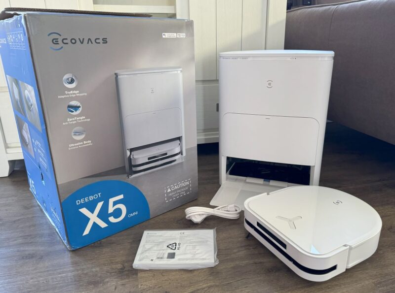 ecovacs deebot x5 omni lieferumfang 800x595 - Test – ECOVACS DEEBOT X5 OMNI – Saugroboter